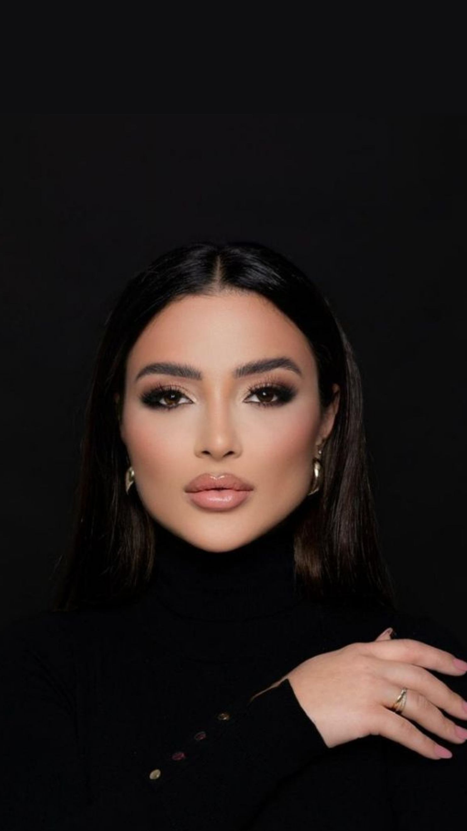 HairKla Salon Hero Mobile